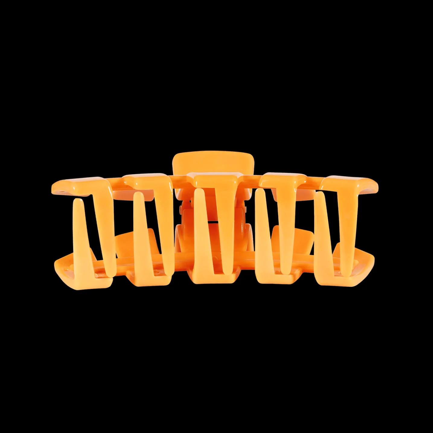 Classic Mango for it! Small Claw Hair Clip