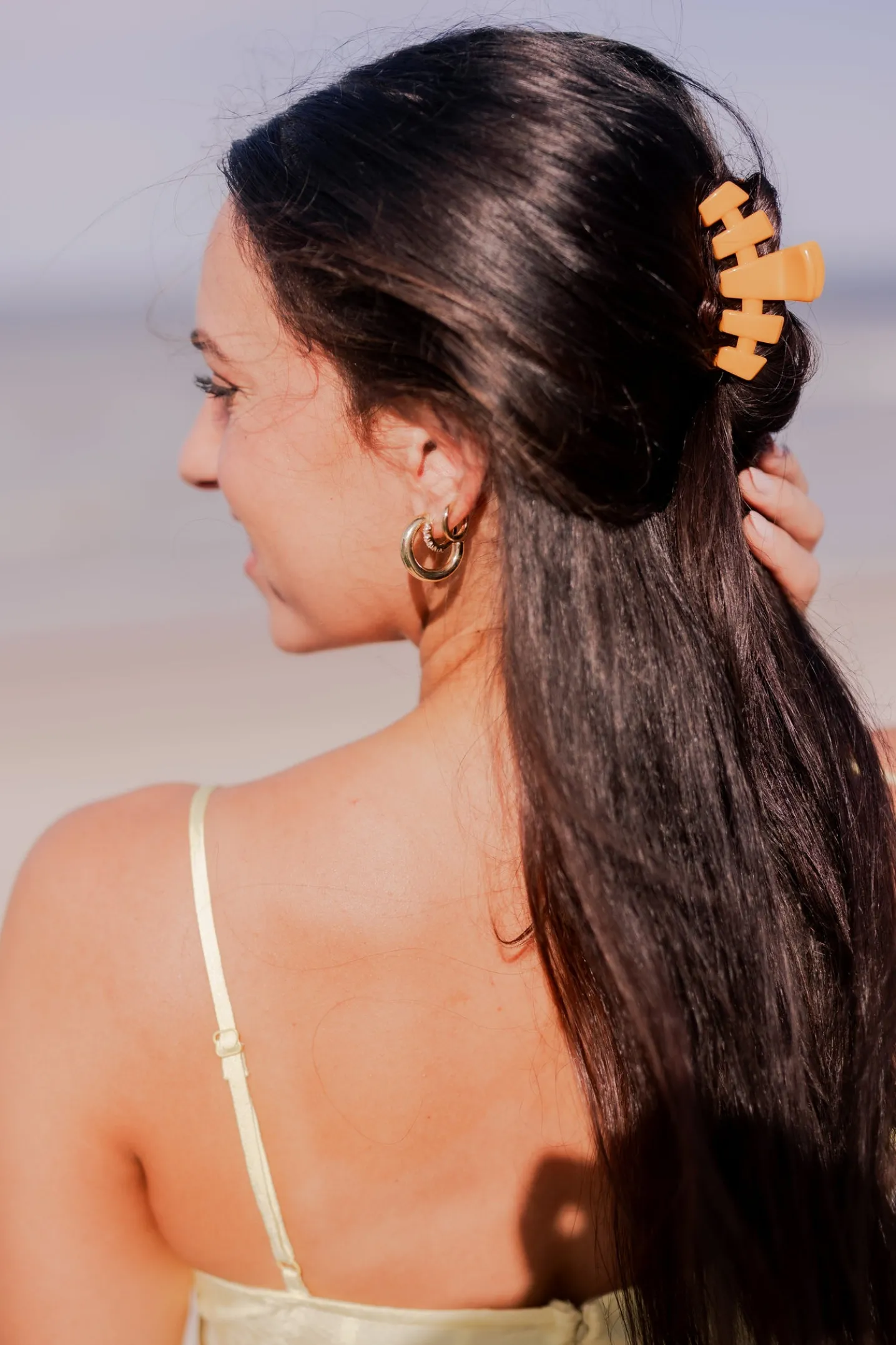 Classic Mango for it! Small Claw Hair Clip