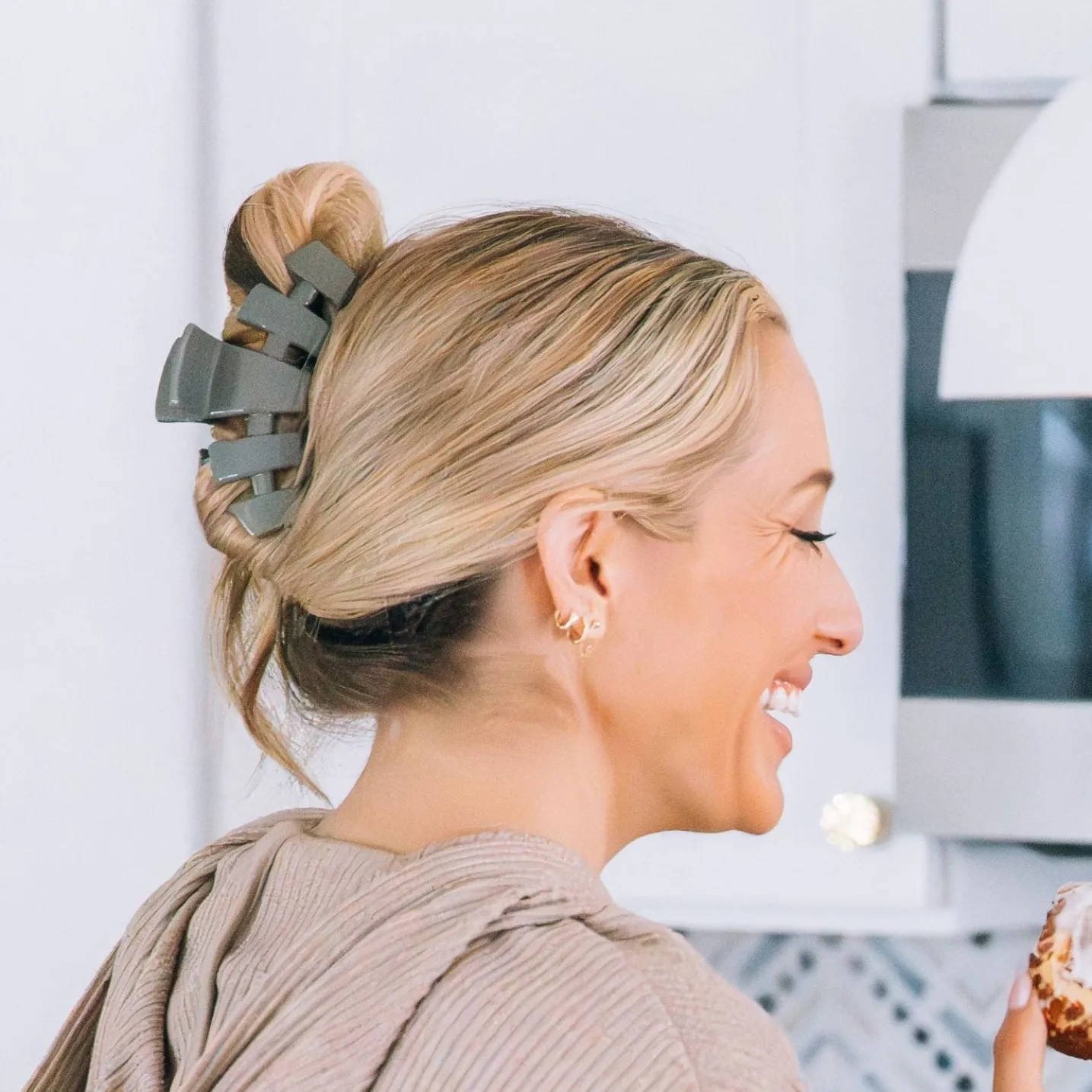 Classic Sage It Ain't So Large Hair Clip