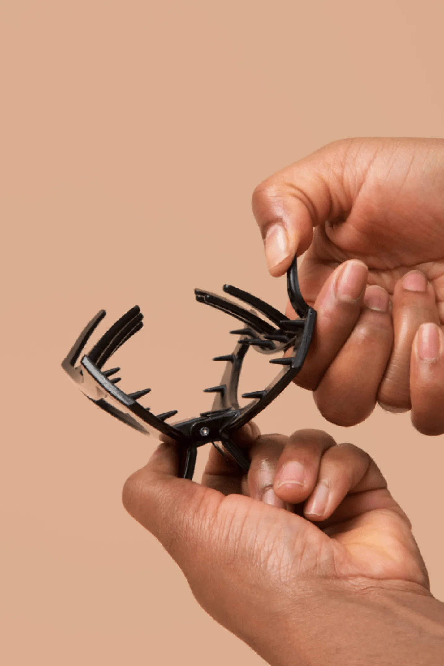 Open Jet Black Large Claw Hair Clip